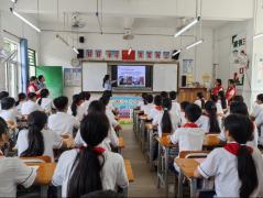 对学校食物运营许可、食物平安办理人员配备、